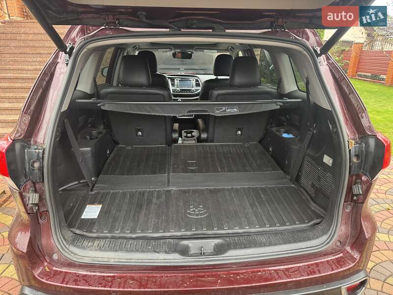 Позашляховик / Кросовер Toyota Highlander 2019 в Луцьку