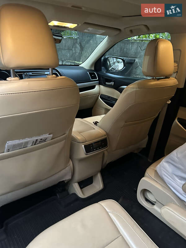 Позашляховик / Кросовер Toyota Highlander 2017 в Лубнах