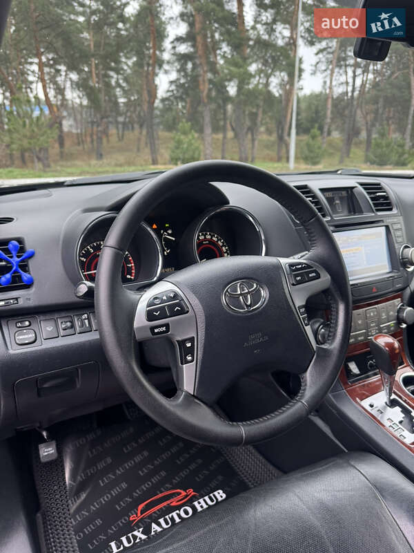 Позашляховик / Кросовер Toyota Highlander 2013 в Києві