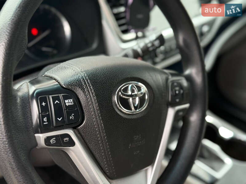 Внедорожник / Кроссовер Toyota Highlander 2016 в Днепре фото 11 Внедорожник / Кроссовер Toyota Highlander 2016 в Днепре