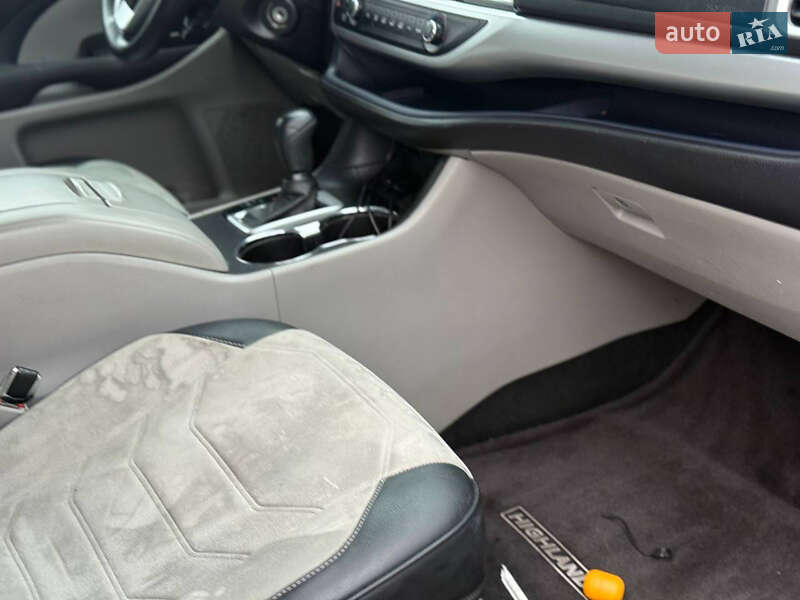 Внедорожник / Кроссовер Toyota Highlander 2016 в Днепре фото 17 Внедорожник / Кроссовер Toyota Highlander 2016 в Днепре