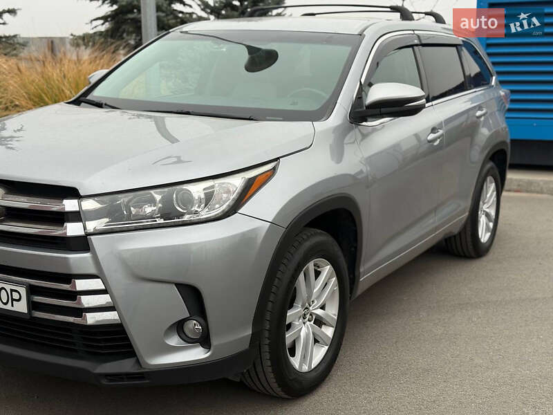 Внедорожник / Кроссовер Toyota Highlander 2016 в Днепре фото Внедорожник / Кроссовер Toyota Highlander 2016 в Днепре