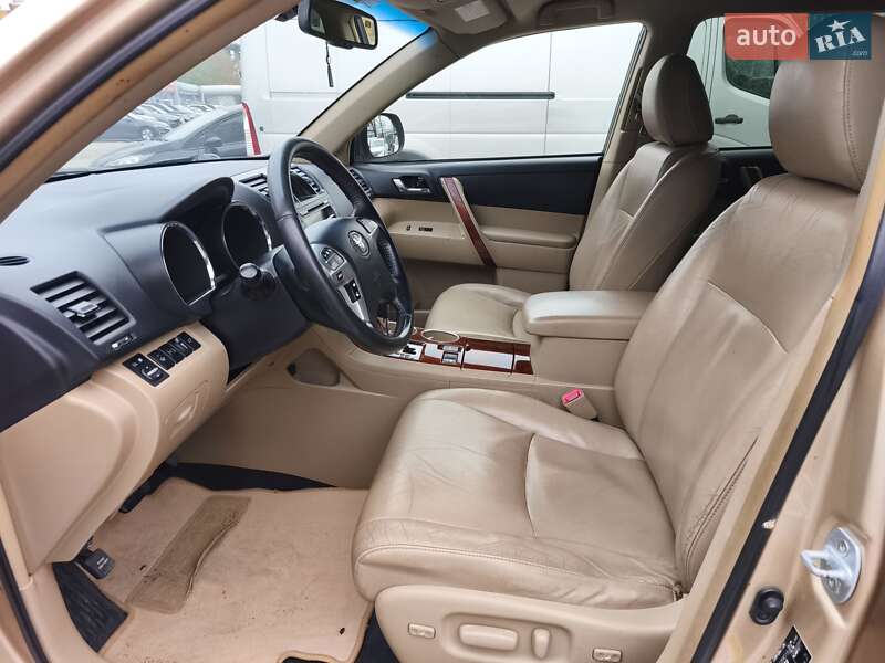 Внедорожник / Кроссовер Toyota Highlander 2011 в Днепре