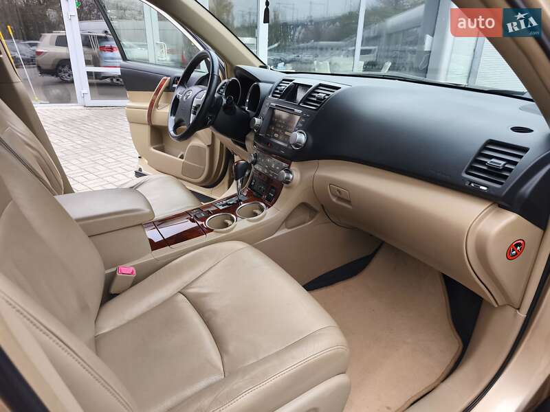 Внедорожник / Кроссовер Toyota Highlander 2011 в Днепре