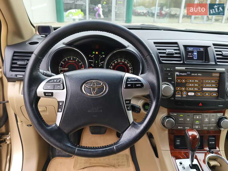 Внедорожник / Кроссовер Toyota Highlander 2011 в Днепре