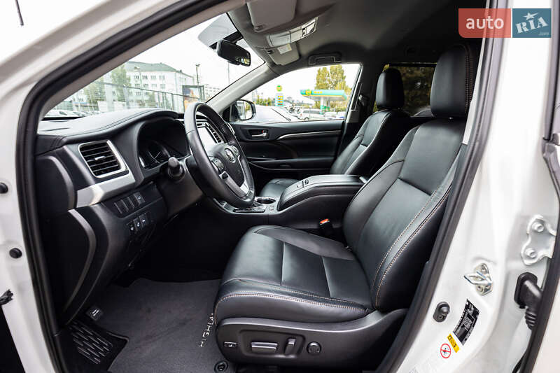Позашляховик / Кросовер Toyota Highlander 2019 в Києві фото 5 Позашляховик / Кросовер Toyota Highlander 2019 в Києві