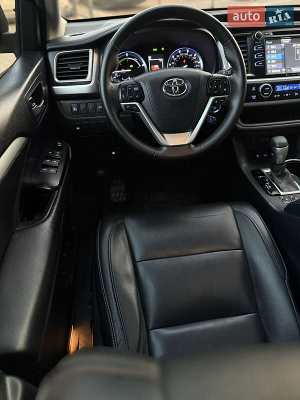 Внедорожник / Кроссовер Toyota Highlander 2017 в Киеве фото 33 Внедорожник / Кроссовер Toyota Highlander 2017 в Киеве