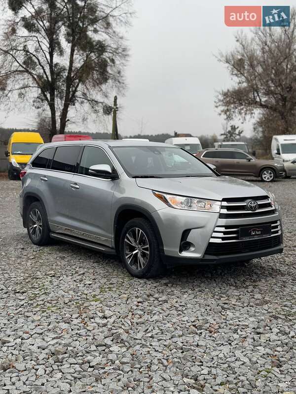 Внедорожник / Кроссовер Toyota Highlander 2017 в Бродах