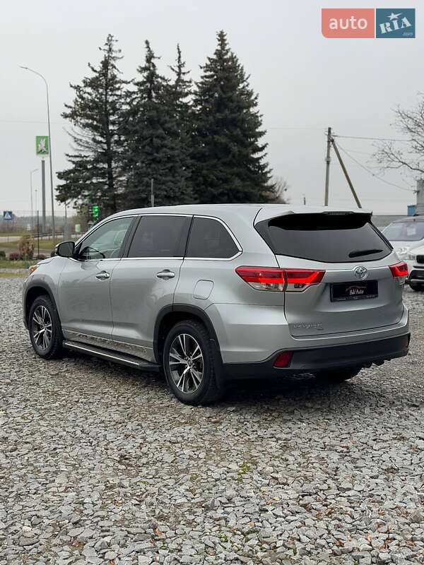 Внедорожник / Кроссовер Toyota Highlander 2017 в Бродах