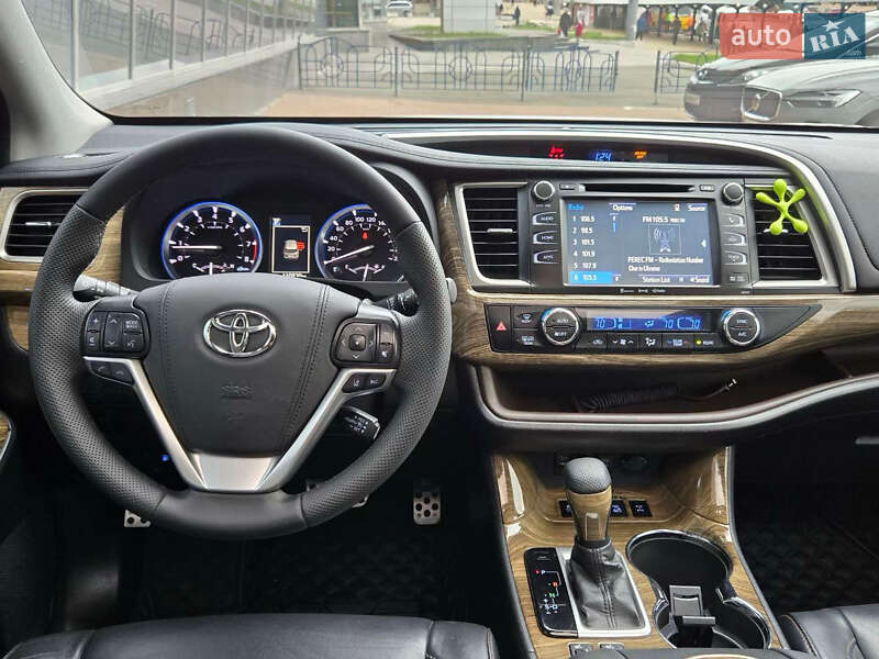 Внедорожник / Кроссовер Toyota Highlander 2017 в Киеве фото 24 Внедорожник / Кроссовер Toyota Highlander 2017 в Киеве