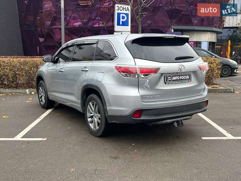 Внедорожник / Кроссовер Toyota Highlander 2014 в Киеве