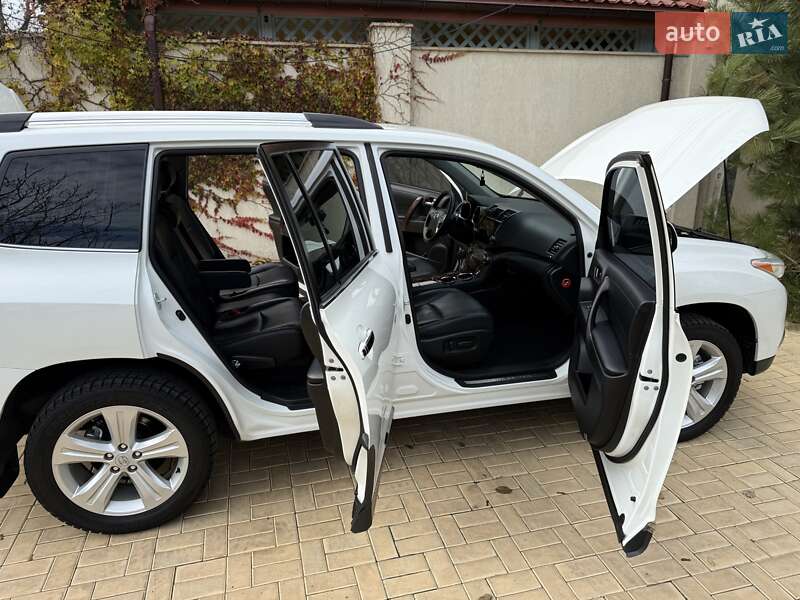 Внедорожник / Кроссовер Toyota Highlander 2011 в Одессе