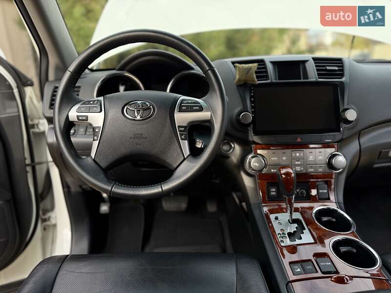 Внедорожник / Кроссовер Toyota Highlander 2011 в Одессе
