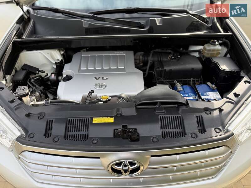 Внедорожник / Кроссовер Toyota Highlander 2011 в Одессе