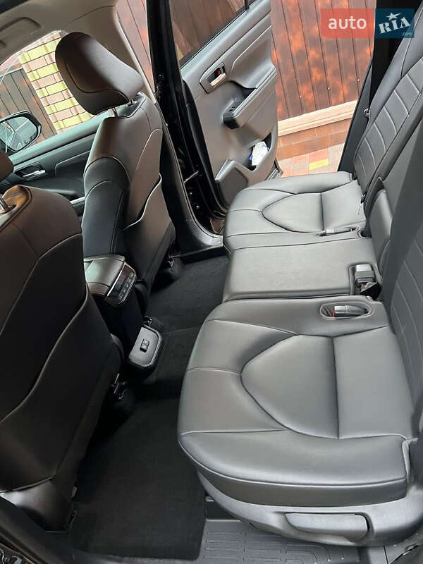 Позашляховик / Кросовер Toyota Highlander 2020 в Чернівцях