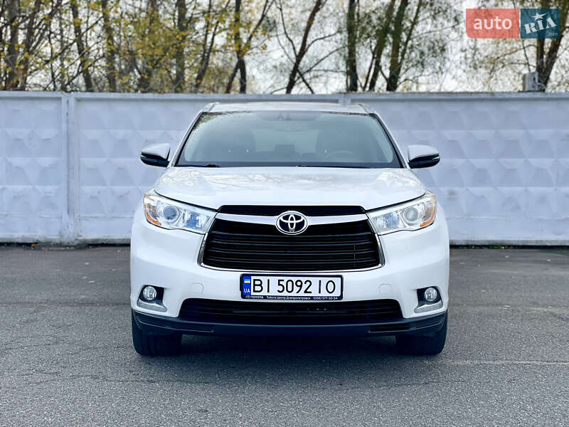 Внедорожник / Кроссовер Toyota Highlander 2016 в Киеве