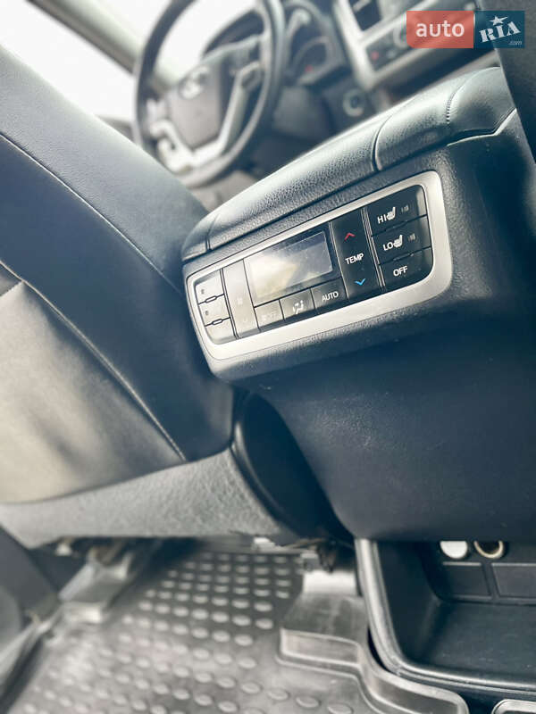 Внедорожник / Кроссовер Toyota Highlander 2016 в Киеве