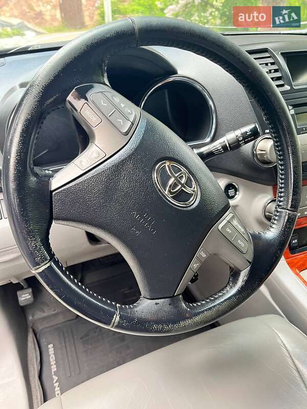 Позашляховик / Кросовер Toyota Highlander 2008 в Києві