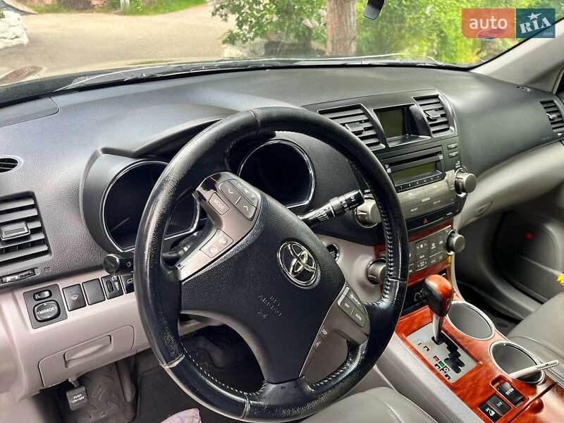 Позашляховик / Кросовер Toyota Highlander 2008 в Києві
