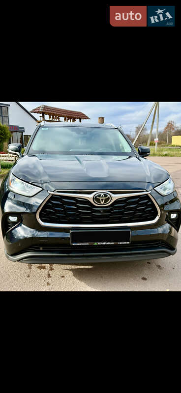 Внедорожник / Кроссовер Toyota Highlander 2022 в Киеве