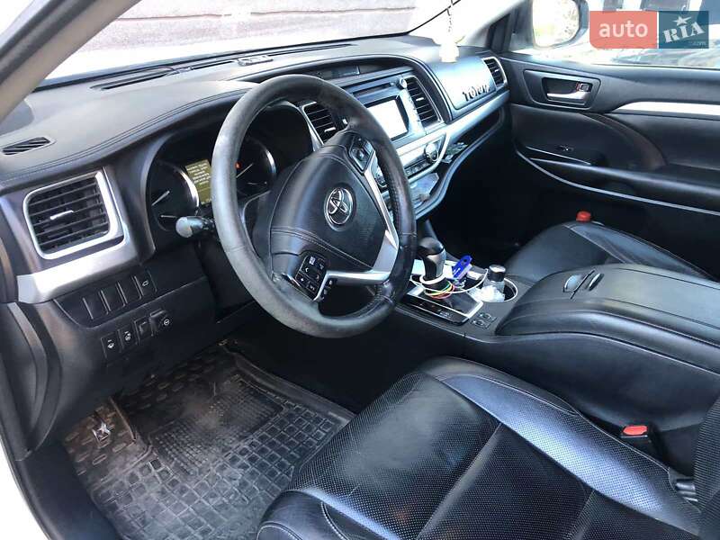 Позашляховик / Кросовер Toyota Highlander 2014 в Кам'янець-Подільському