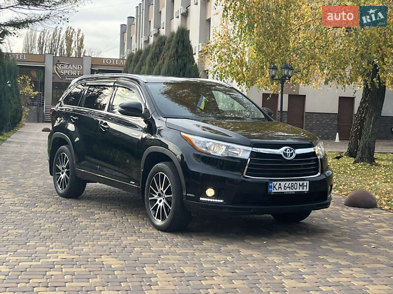 Внедорожник / Кроссовер Toyota Highlander 2016 в Киеве фото Внедорожник / Кроссовер Toyota Highlander 2016 в Киеве