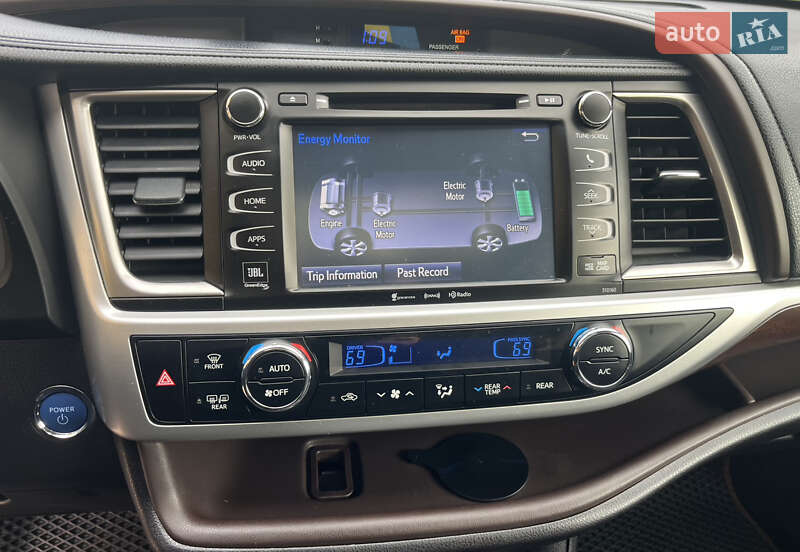 Внедорожник / Кроссовер Toyota Highlander 2016 в Киеве фото 22 Внедорожник / Кроссовер Toyota Highlander 2016 в Киеве