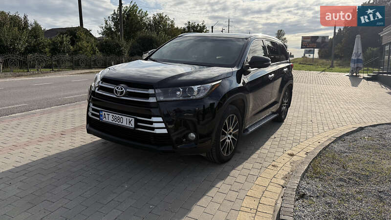 Внедорожник / Кроссовер Toyota Highlander 2017 в Городенке фото 41 Внедорожник / Кроссовер Toyota Highlander 2017 в Городенке