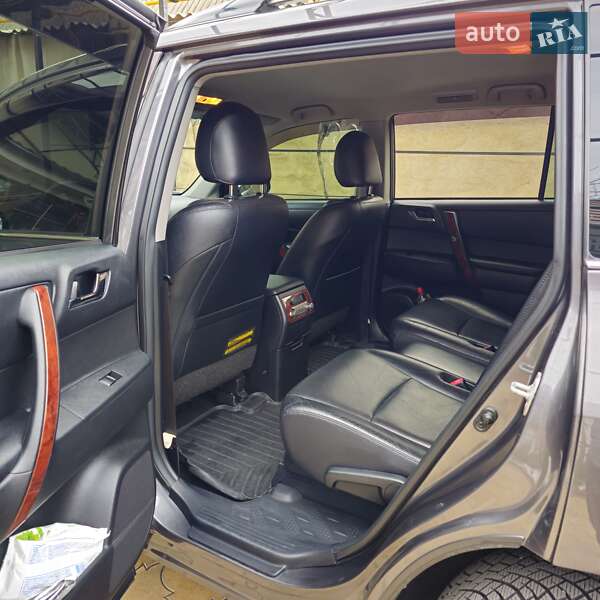 Внедорожник / Кроссовер Toyota Highlander 2011 в Одессе
