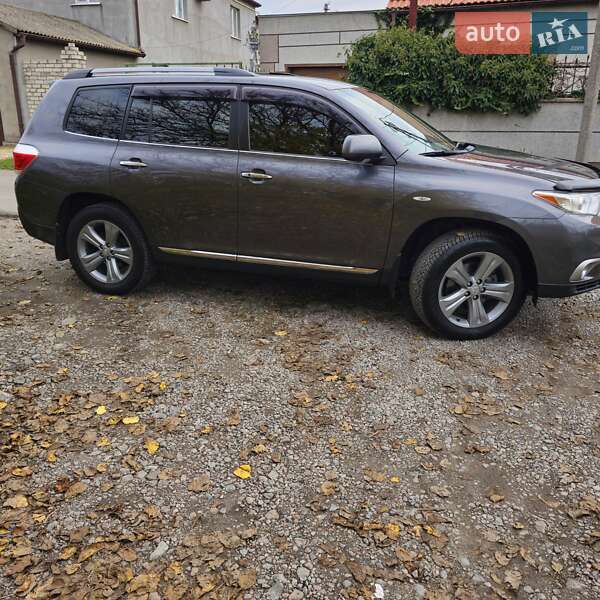 Внедорожник / Кроссовер Toyota Highlander 2011 в Одессе