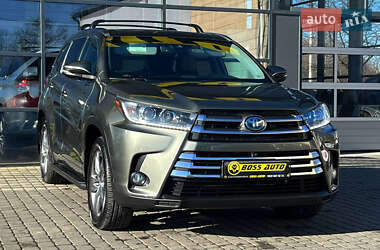 Внедорожник / Кроссовер Toyota Highlander 2018 в Ивано-Франковске