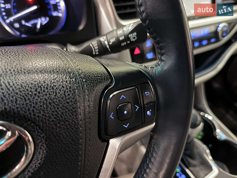 Внедорожник / Кроссовер Toyota Highlander 2016 в Одессе