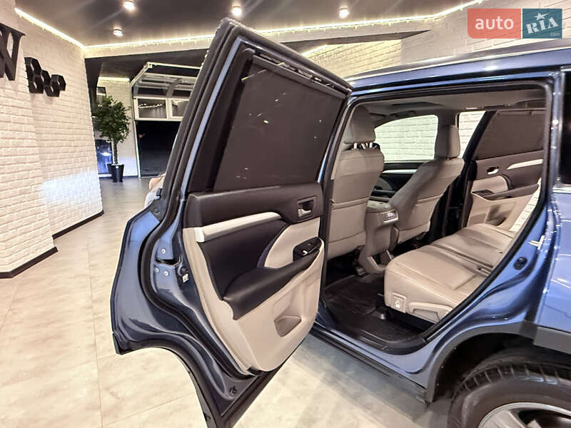 Внедорожник / Кроссовер Toyota Highlander 2016 в Одессе