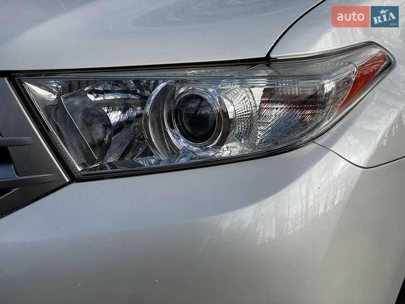 Внедорожник / Кроссовер Toyota Highlander 2012 в Ахтырке фото 3 Внедорожник / Кроссовер Toyota Highlander 2012 в Ахтырке