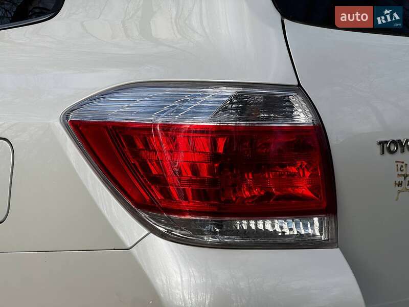 Внедорожник / Кроссовер Toyota Highlander 2012 в Ахтырке фото 17 Внедорожник / Кроссовер Toyota Highlander 2012 в Ахтырке