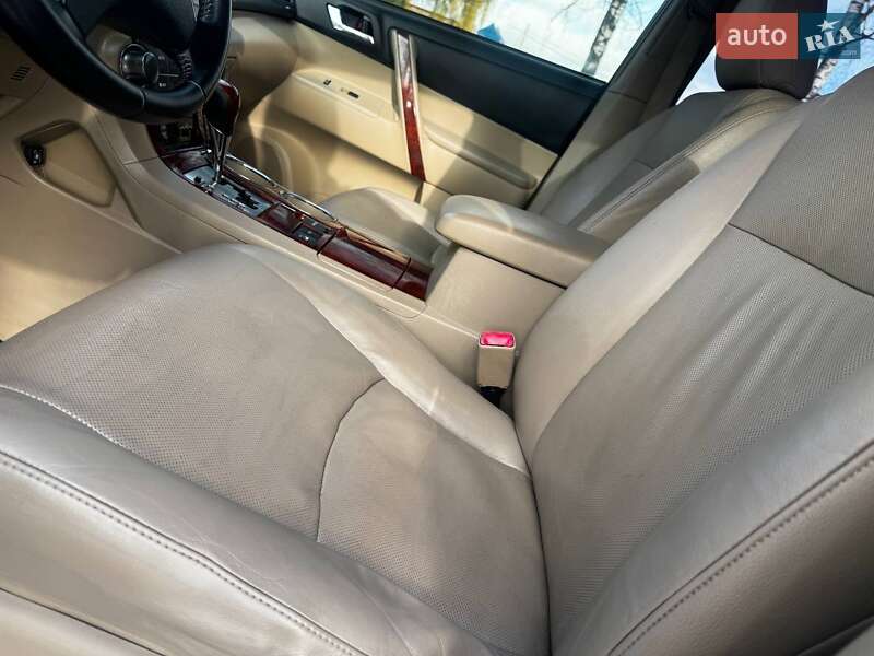 Внедорожник / Кроссовер Toyota Highlander 2012 в Ахтырке фото 22 Внедорожник / Кроссовер Toyota Highlander 2012 в Ахтырке