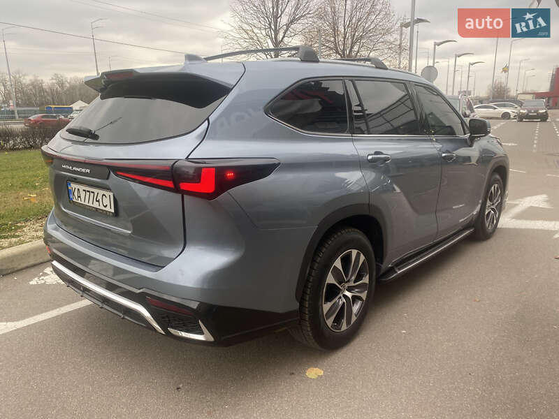 Внедорожник / Кроссовер Toyota Highlander 2022 в Киеве