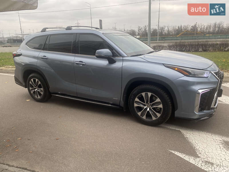 Внедорожник / Кроссовер Toyota Highlander 2022 в Киеве