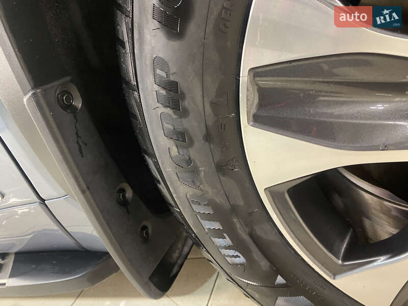 Внедорожник / Кроссовер Toyota Highlander 2022 в Киеве