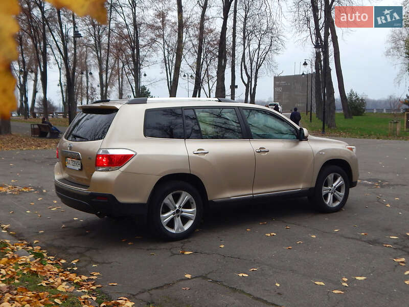 Внедорожник / Кроссовер Toyota Highlander 2010 в Киеве