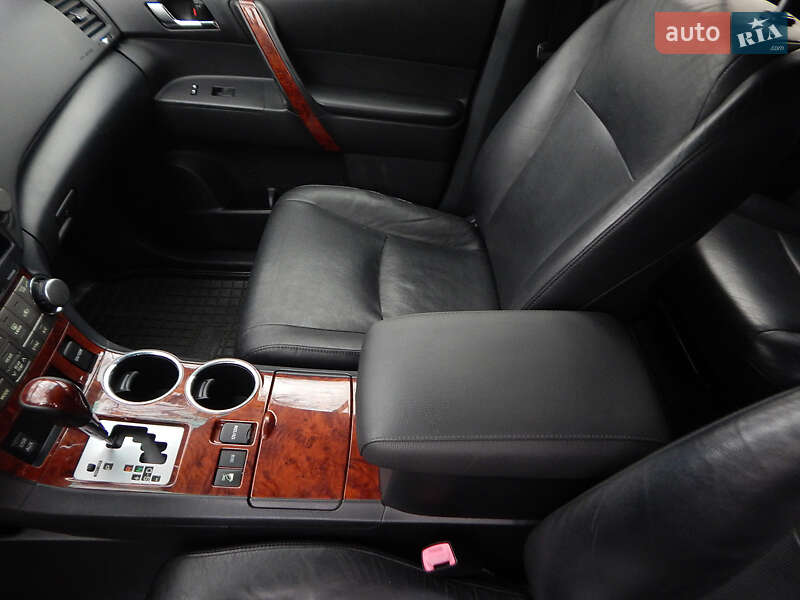 Внедорожник / Кроссовер Toyota Highlander 2010 в Киеве
