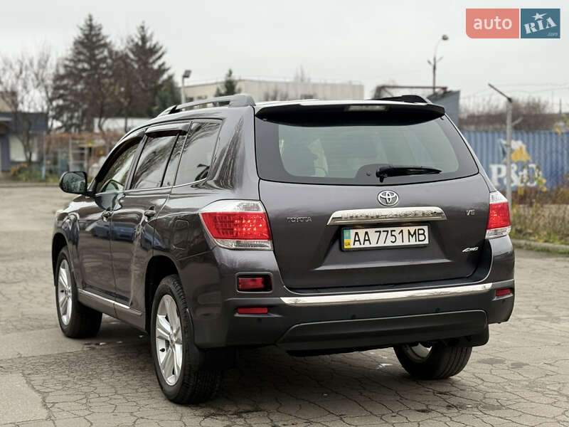 Внедорожник / Кроссовер Toyota Highlander 2012 в Киеве