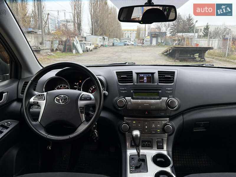 Внедорожник / Кроссовер Toyota Highlander 2012 в Киеве