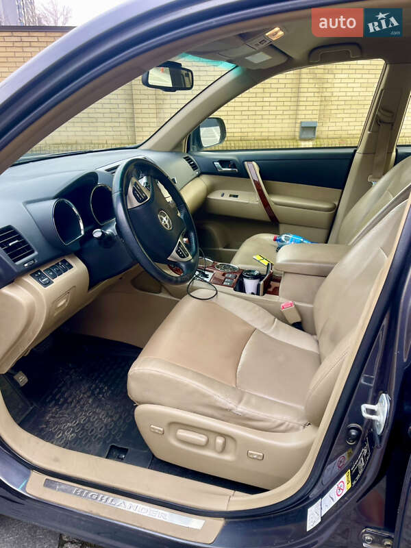 Внедорожник / Кроссовер Toyota Highlander 2012 в Киеве фото 9 Внедорожник / Кроссовер Toyota Highlander 2012 в Киеве