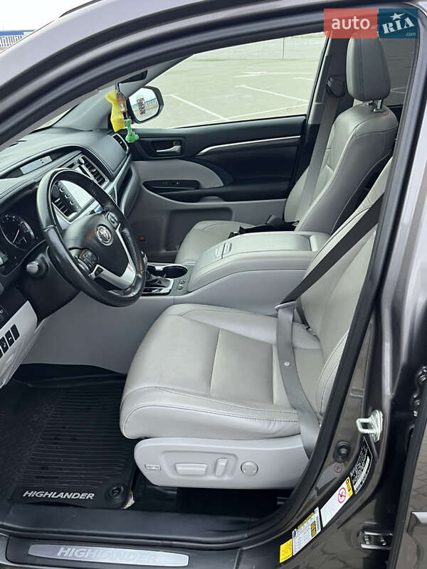 Позашляховик / Кросовер Toyota Highlander 2019 в Одесі фото 12 Позашляховик / Кросовер Toyota Highlander 2019 в Одесі