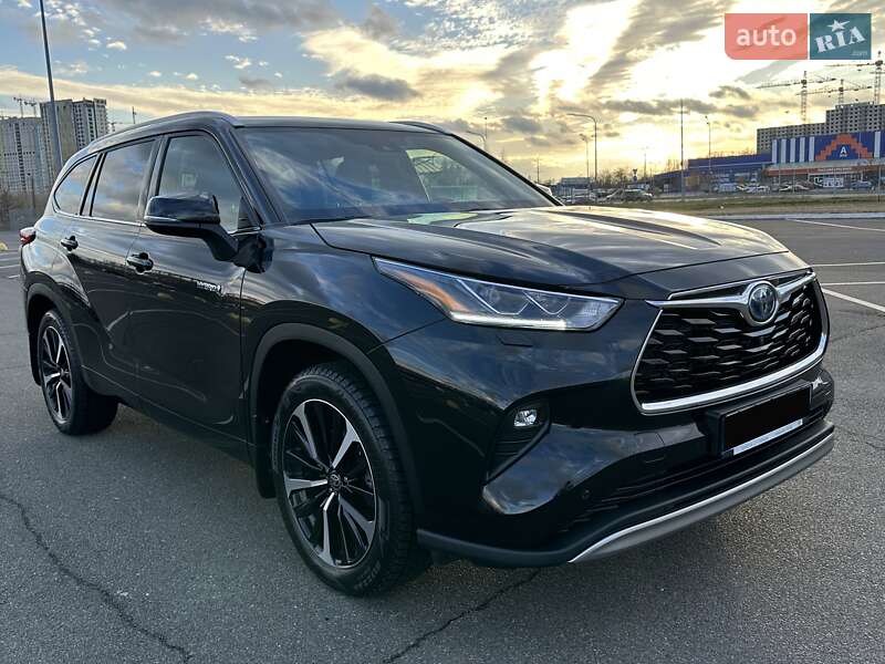 Внедорожник / Кроссовер Toyota Highlander 2021 в Киеве