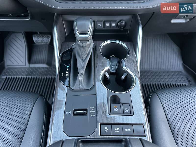 Внедорожник / Кроссовер Toyota Highlander 2021 в Киеве