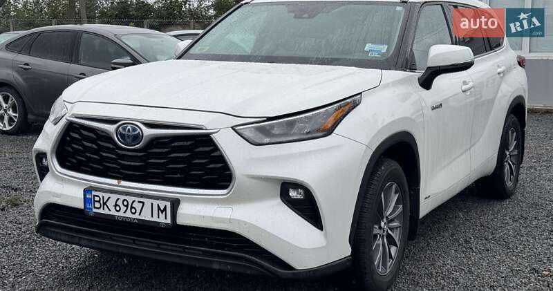 Внедорожник / Кроссовер Toyota Highlander 2020 в Ровно