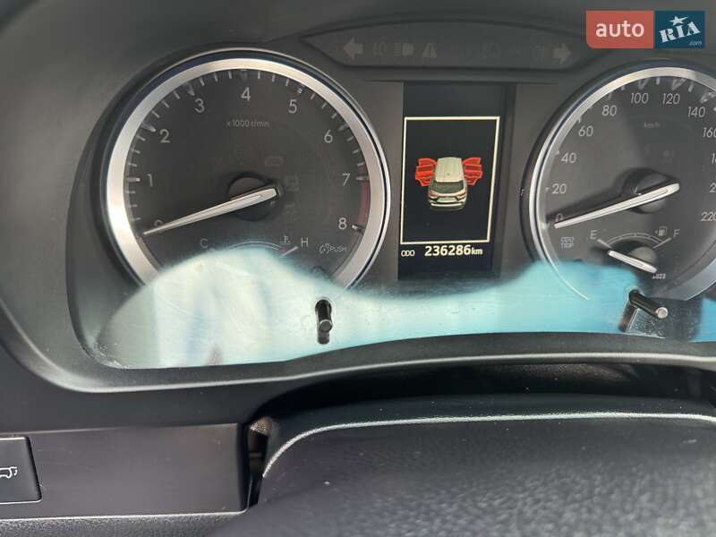 Позашляховик / Кросовер Toyota Highlander 2017 в Магдалинівці