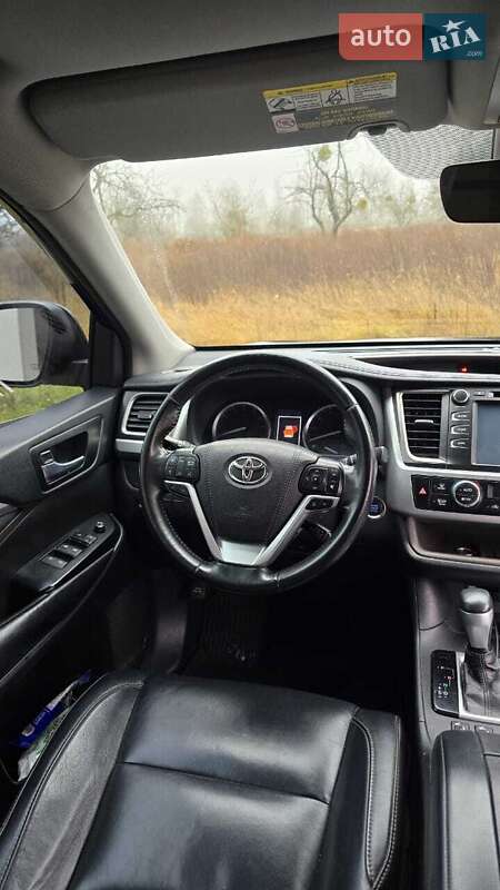 Позашляховик / Кросовер Toyota Highlander 2018 в Києві